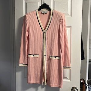 Saint John collection, pink V-neck jacket sweater